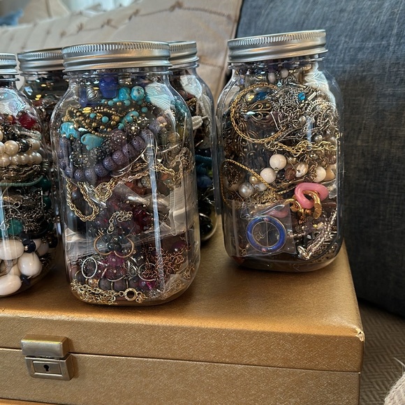 Jewelry Jar Containing 1-1.5 lbs of Wearable Jewelry- vintage to Now All Styles - Picture 2 of 9